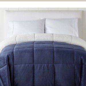 North Pole Trading Co. Reversible Ultra Faux Mink & Sher5pa Comforter